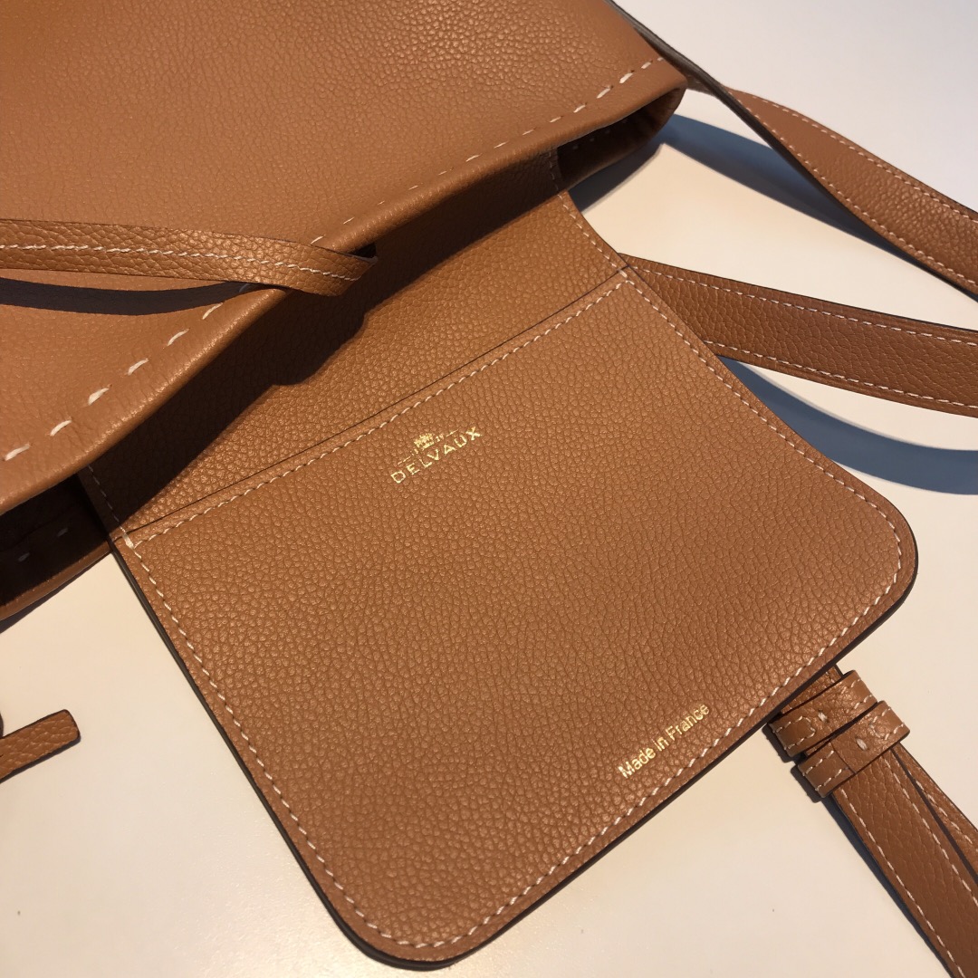 델보 팽 미니 버킷 크로스백